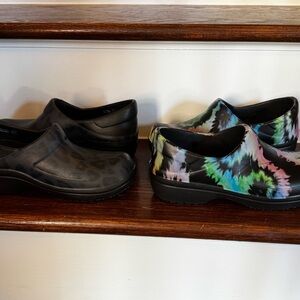 CROCS Black and Tie-Dye Mules